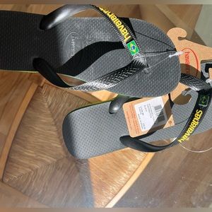 Men’s Havaianas size 8